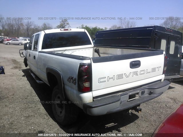 1GCHK23U66F268550 - 2006 CHEVROLET SILVERADO K2500 HEAVY DUTY WHITE photo 3