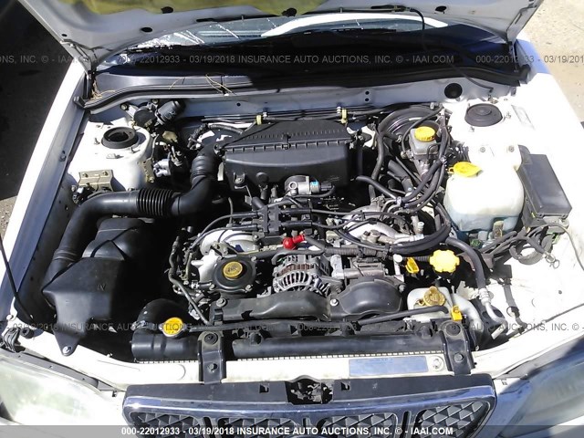 JF1SF65541H746801 - 2001 SUBARU FORESTER S WHITE photo 10