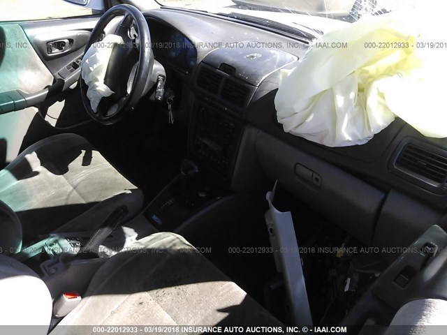 JF1SF65541H746801 - 2001 SUBARU FORESTER S WHITE photo 5