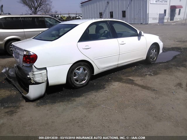 4T1BE32K85U415086 - 2005 TOYOTA CAMRY LE/XLE/SE WHITE photo 4