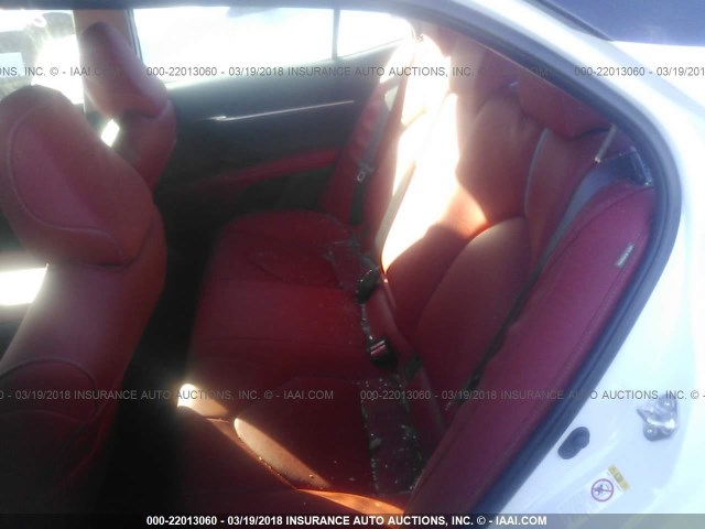 4T1B61HK9JU070802 - 2018 TOYOTA CAMRY XSE WHITE photo 8