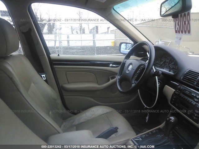 WBAAR334XYJM00144 - 2000 BMW 323 IT WHITE photo 5