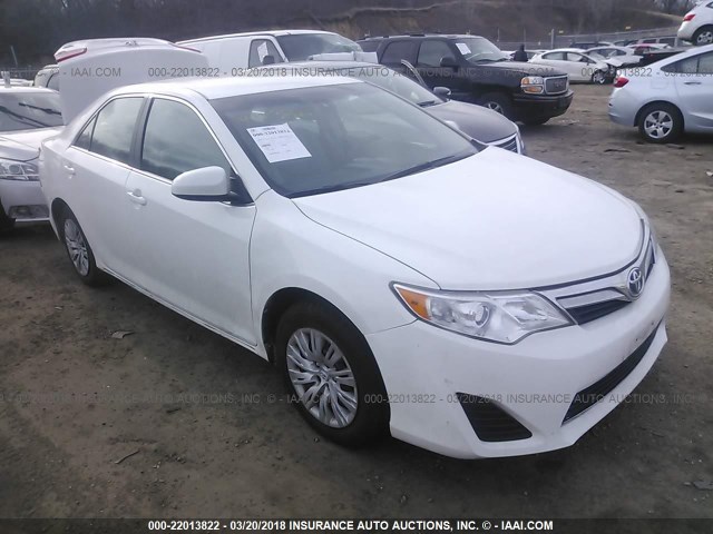 4T1BD1FK9DU076807 - 2013 TOYOTA CAMRY HYBRID/LE/XLE 白色 照片 1