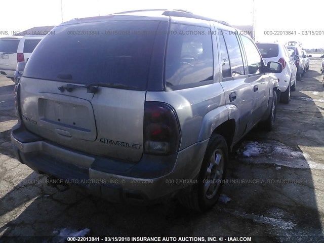 1GNDT13S332332543 - 2003 CHEVROLET TRAILBLAZER  GRAY photo 4