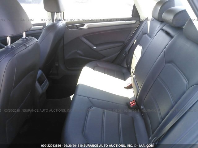 1VWDT7A33HC072375 - 2017 VOLKSWAGEN PASSAT R-LINE Gümüş foto 8