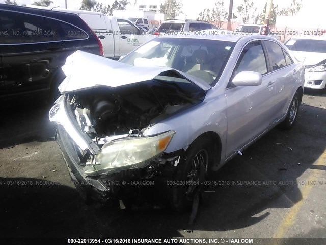 4T4BF3EK1BR166186 - 2011 TOYOTA CAMRY SE/LE/XLE SILVER photo 2