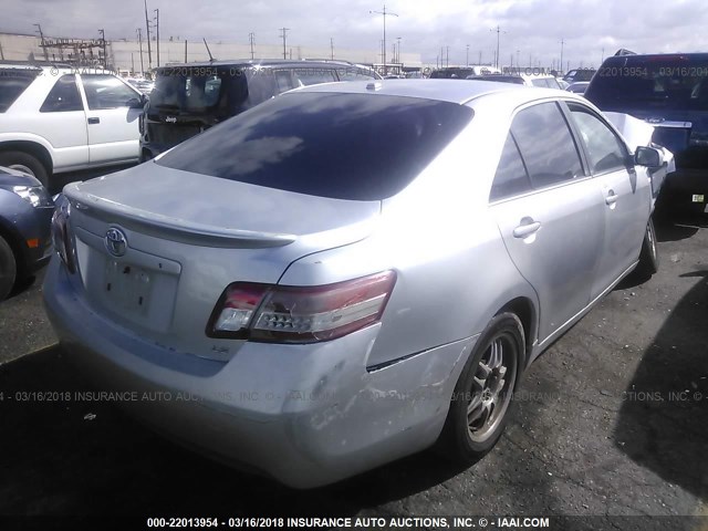 4T4BF3EK1BR166186 - 2011 TOYOTA CAMRY SE/LE/XLE SILVER photo 4