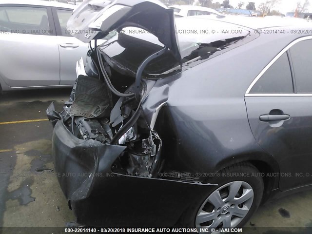 4T1BF3EK6BU716976 - 2011 TOYOTA CAMRY SE/LE/XLE GRAY photo 6