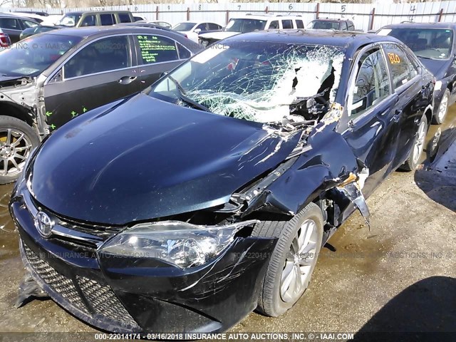 4T1BF1FK1GU539814 - 2016 TOYOTA CAMRY LE/XLE/SE/XSE Dark Blue photo 2