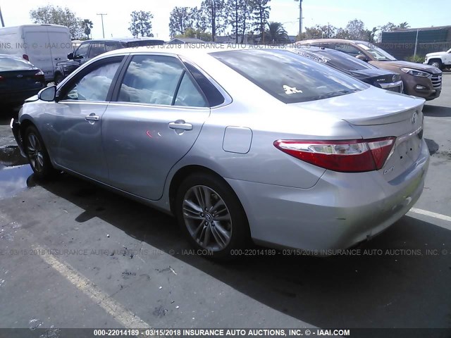 4T1BF1FK7GU135870 - 2016 TOYOTA CAMRY LE/XLE/SE/XSE SILVER photo 3