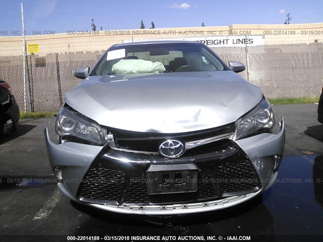 4T1BF1FK7GU135870 - 2016 TOYOTA CAMRY LE/XLE/SE/XSE SILVER photo 6