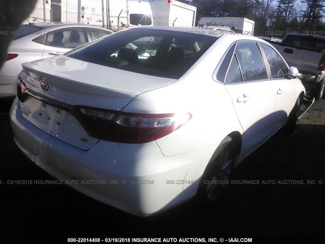 4T1BF1FK9GU218331 - 2016 TOYOTA CAMRY LE/XLE/SE/XSE WHITE photo 4