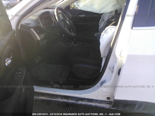 1C4PJMCB8HW501730 - 2017 JEEP CHEROKEE LATITUDE Ağ foto 5