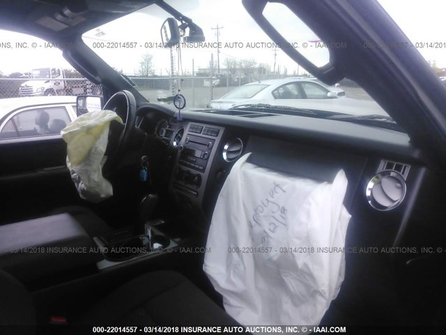 1FMFK16598LA59096 - 2008 FORD EXPEDITION EL XLT SILVER photo 5