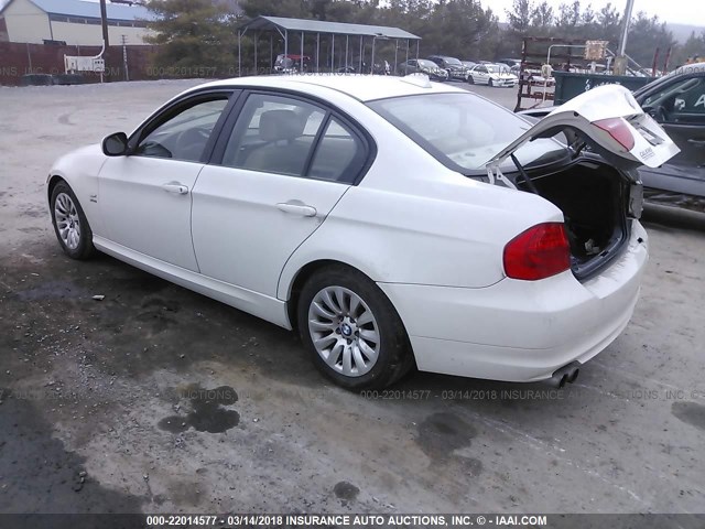 WBAPK53519A643331 - 2009 BMW 328 XI SULEV WHITE photo 3
