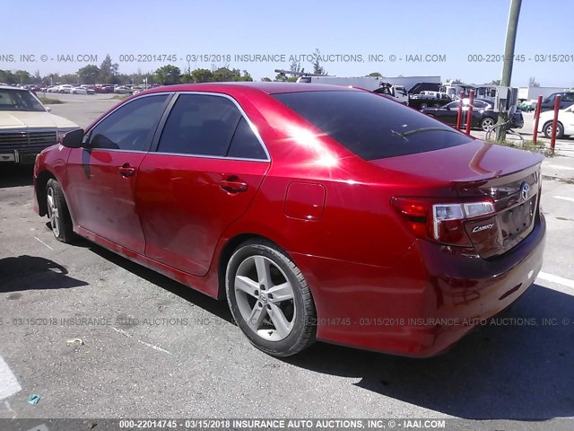 4T1BF1FK7CU626112 - 2012 TOYOTA CAMRY SE/LE/XLE RED photo 3