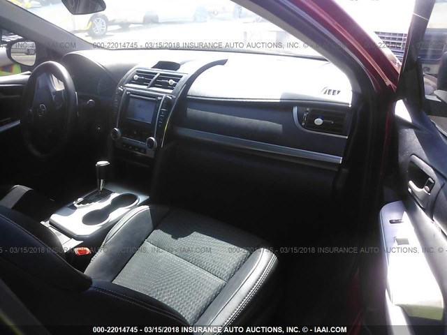 4T1BF1FK7CU626112 - 2012 TOYOTA CAMRY SE/LE/XLE RED photo 5