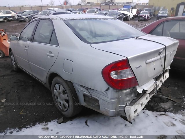 4T1BE32K04U821930 - 2004 TOYOTA CAMRY LE/XLE/SE SILVER photo 3