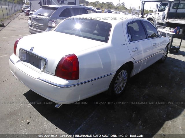1LNHM81W83Y625451 - 2003 LINCOLN TOWN CAR EXECUTIVE WHITE photo 4