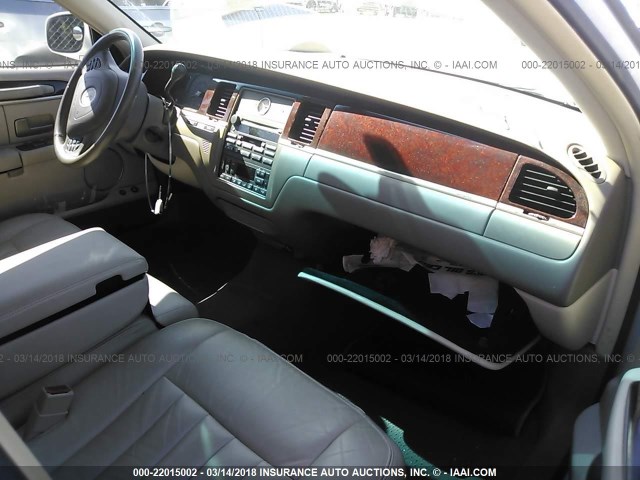 1LNHM81W83Y625451 - 2003 LINCOLN TOWN CAR EXECUTIVE WHITE photo 5