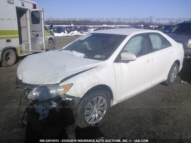 4T1BF1FK2DU287616 - 2013 TOYOTA CAMRY L/SE/LE/XLE WHITE photo 2