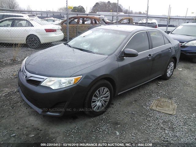 4T4BF1FK6CR178306 - 2012 TOYOTA CAMRY SE/LE/XLE GRAY photo 2