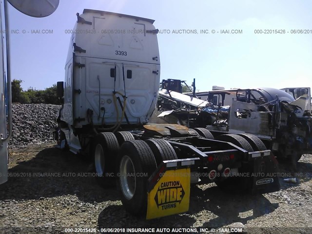 3AKJGLD59ESFX3637 - 2014 FREIGHTLINER CASCADIA 125  WHITE photo 3