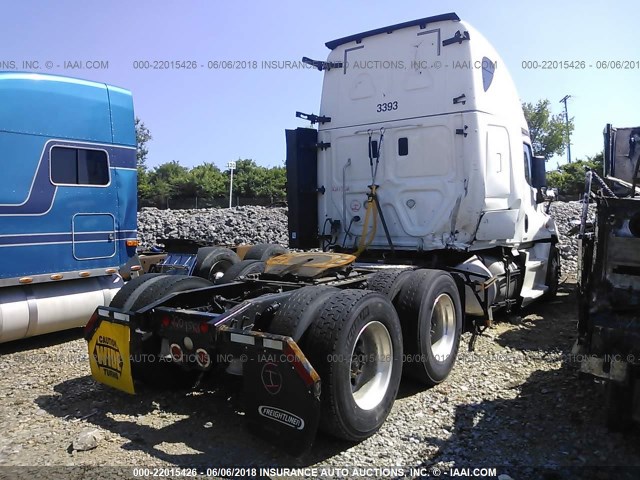 3AKJGLD59ESFX3637 - 2014 FREIGHTLINER CASCADIA 125  WHITE photo 4
