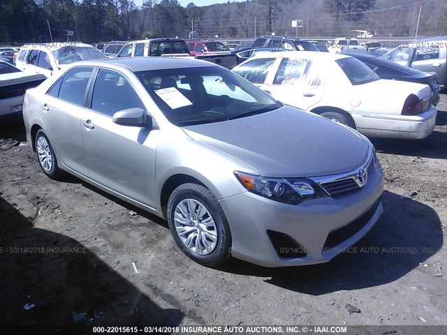 4T1BF1FKXEU840062 - 2014 TOYOTA CAMRY L/SE/LE/XLE 金色 照片 1