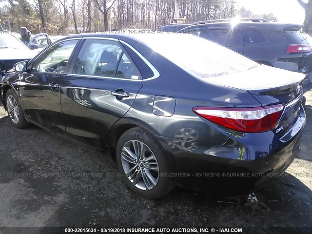 4T1BF1FK3HU351779 - 2017 TOYOTA CAMRY LE/XLE/SE/XSE 黑色 照片 3