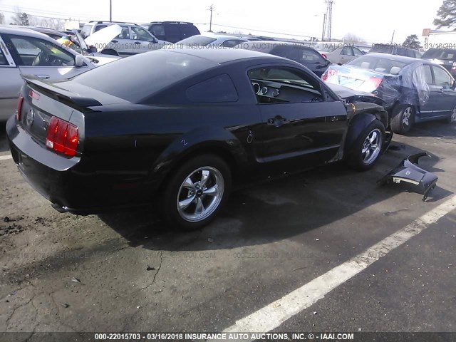 1ZVHT82H255209520 - 2005 FORD MUSTANG GT BLACK photo 4