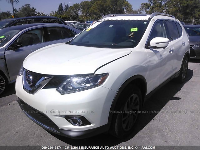 5N1AT2MT8GC841516 - 2016 NISSAN ROGUE S/SL/SV WHITE photo 2