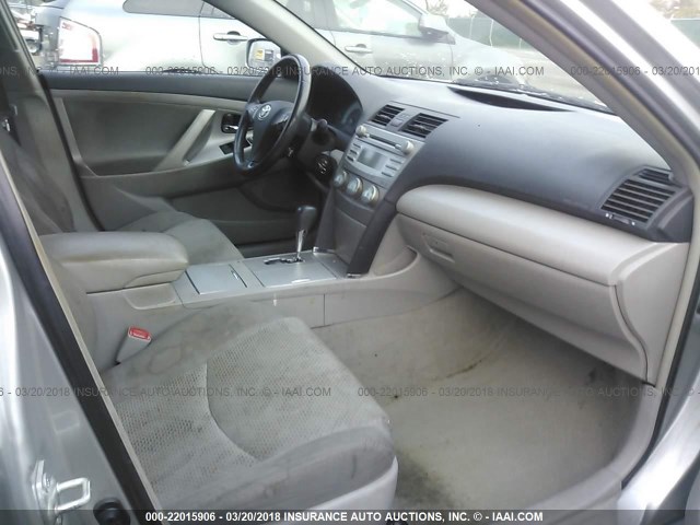 4T1BE46K17U598429 - 2007 TOYOTA CAMRY NEW GENERAT CE/LE/XLE/SE SILVER photo 5