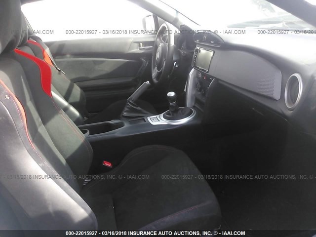 JF1ZNAA15G8707523 - 2016 TOYOTA SCION FR-S თეთრი ფოტო 5