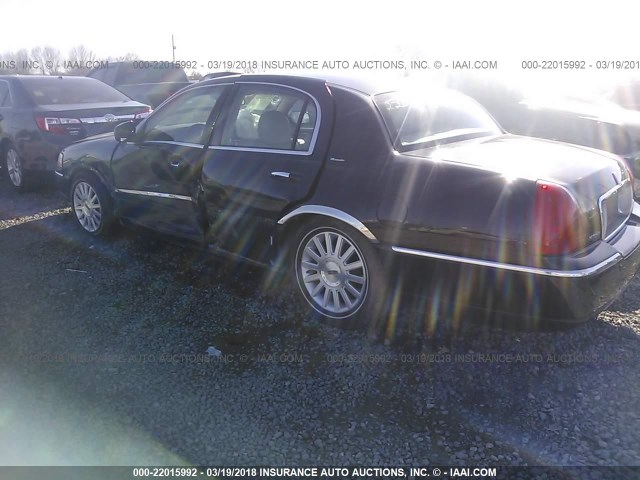 1LNHM83W54Y622165 - 2004 LINCOLN TOWN CAR ULTIMATE BLACK photo 3