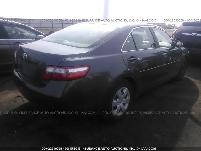 4T1BE46K97U586058 - 2007 TOYOTA CAMRY NEW GENERAT CE/LE/XLE/SE GRAY photo 4