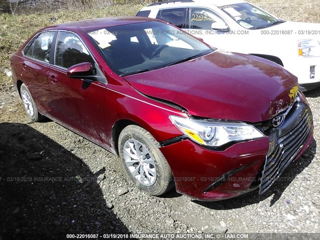 4T1BF1FK9FU933981 - 2015 TOYOTA CAMRY LE/XLE/SE/XSE RED photo 1