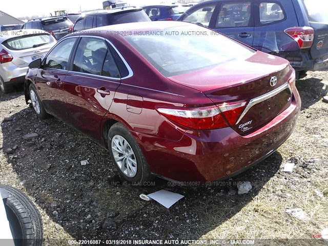4T1BF1FK9FU933981 - 2015 TOYOTA CAMRY LE/XLE/SE/XSE Rot Foto 3