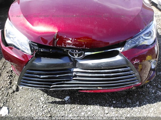 4T1BF1FK9FU933981 - 2015 TOYOTA CAMRY LE/XLE/SE/XSE Rot Foto 6