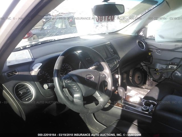 5N1AR2MM8DC614894 - 2013 NISSAN PATHFINDER S/SV/SL/PLATINUM 银色 照片 5