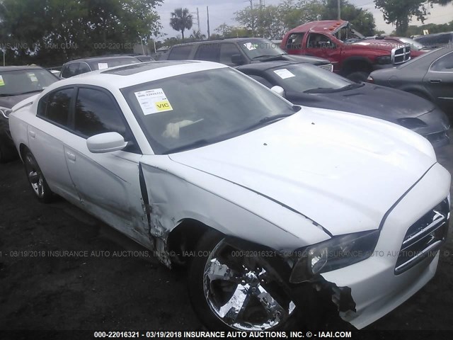 2B3CL3CG5BH591537 - 2011 DODGE CHARGER WHITE photo 6