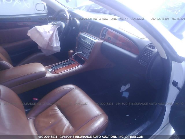 JTHFN48Y820033035 - 2002 LEXUS SC 430 WHITE photo 5