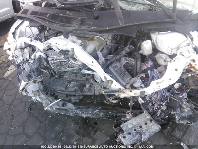 4T1BF1FK3GU587458 - 2016 TOYOTA CAMRY LE/XLE/SE/XSE WHITE photo 10