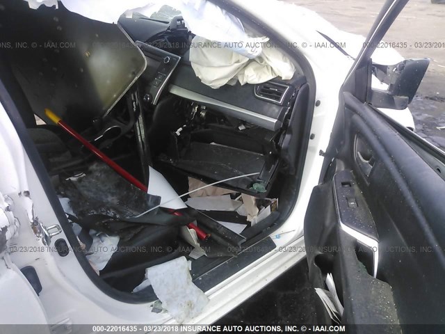 4T1BF1FK3GU587458 - 2016 TOYOTA CAMRY LE/XLE/SE/XSE WHITE photo 5
