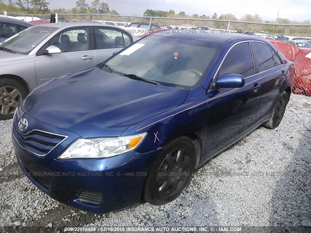 4T1BF3EK5BU769958 - 2011 TOYOTA CAMRY SE/LE/XLE Синий фото 2