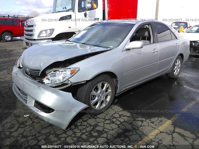 4T1BF30K46U112498 - 2006 TOYOTA CAMRY LE/XLE/SE SILVER photo 2