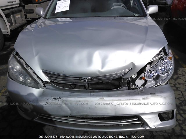4T1BF30K46U112498 - 2006 TOYOTA CAMRY LE/XLE/SE ვერცხლისფერი ფოტო 6