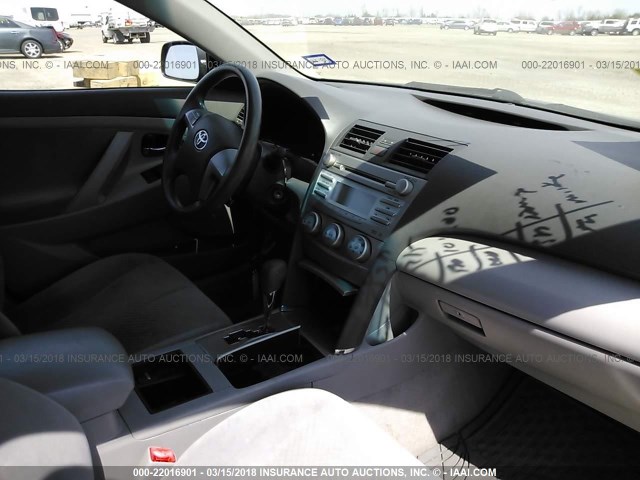 4T1BE46K79U313803 - 2009 TOYOTA CAMRY SE/LE/XLE GRAY photo 5