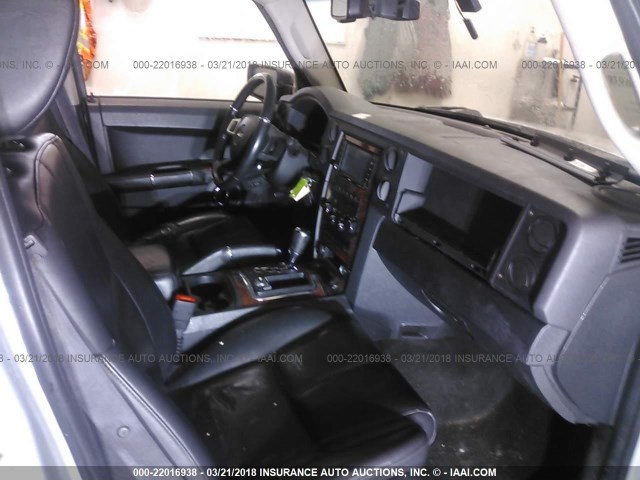 1J8HG58N08C159759 - 2008 JEEP COMMANDER LIMITED GRAY photo 5