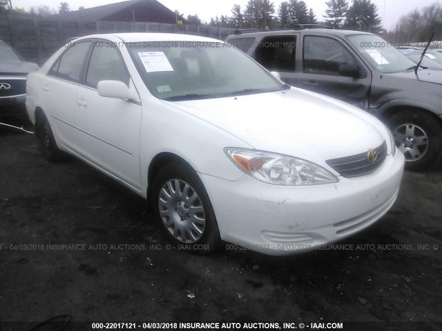 4T1BE30K32U047981 - 2002 TOYOTA CAMRY LE/XLE/SE WHITE photo 1